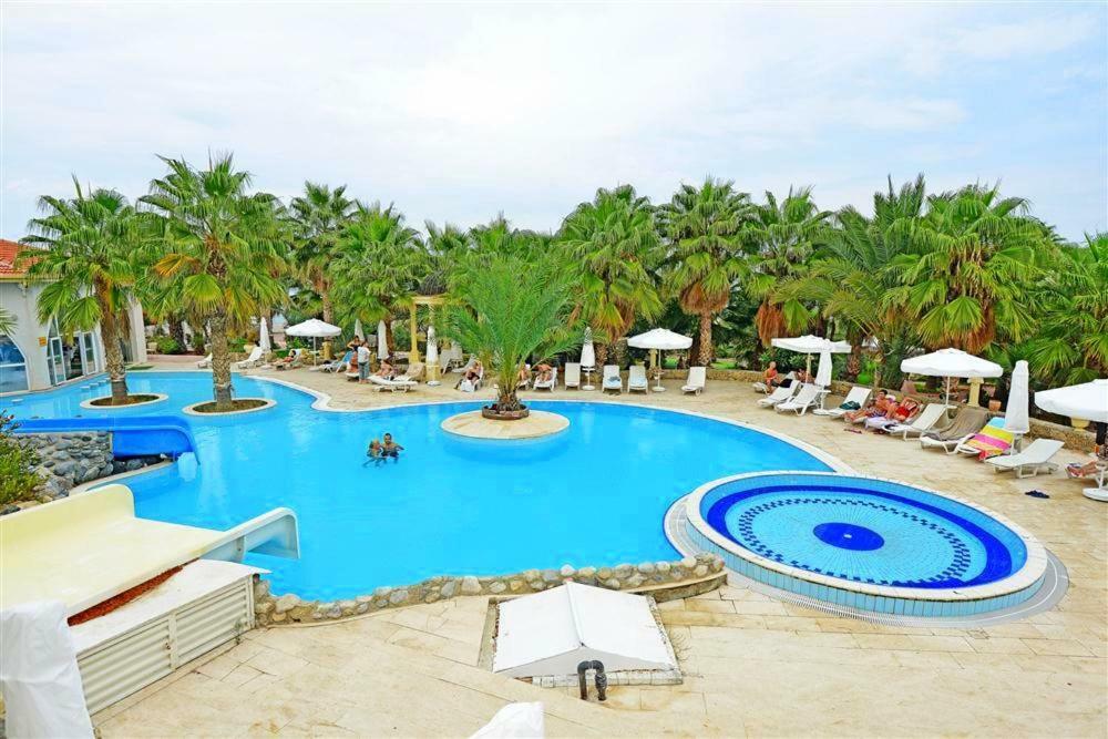 Oscar Beachfront Resort & Spa & Casino Girne Buitenkant foto